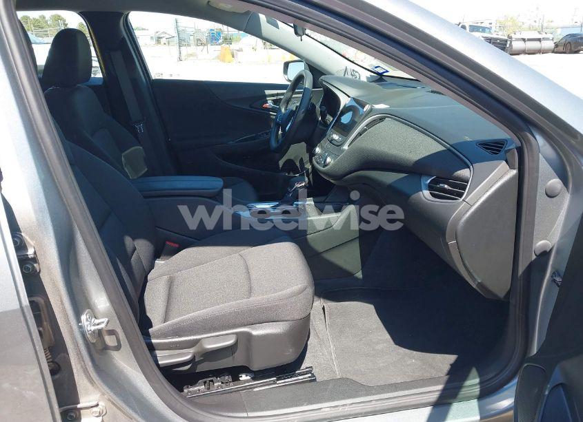 Photo 5 of 2025 Chevrolet Malibu FWD 1LT (VIN 1G1ZD5ST1SF138039)