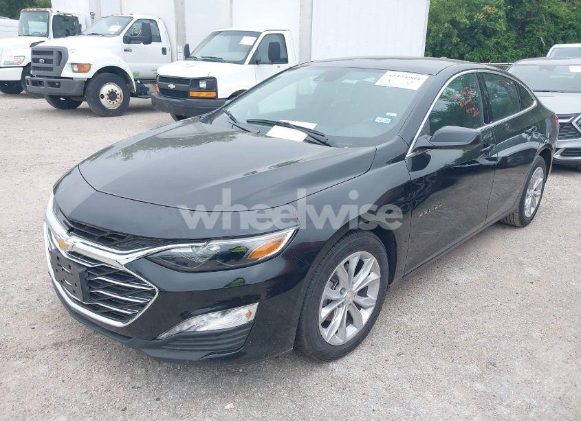 Photo 2 of 2025 Chevrolet Malibu FWD 1LT (VIN 1G1ZD5ST1SF143449)