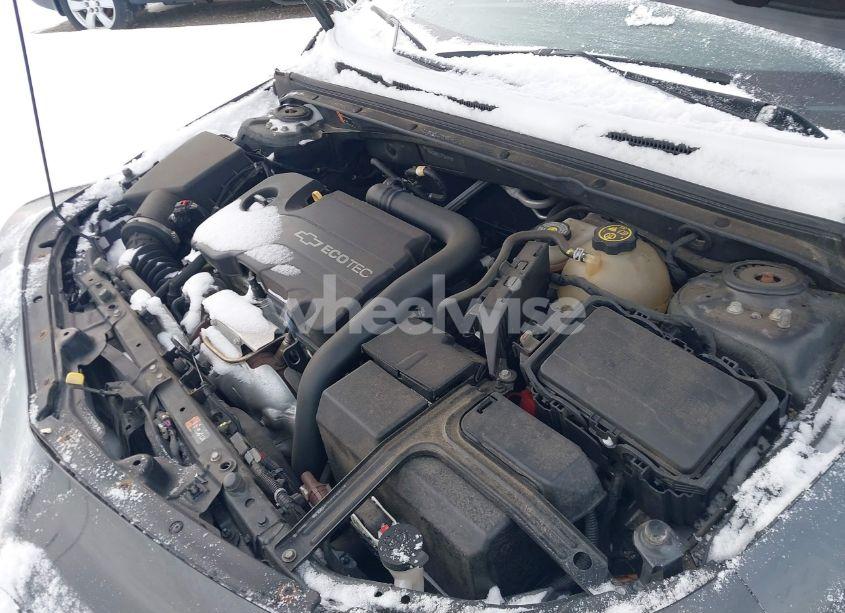 Photo 10 of 2018 Chevrolet Malibu LT (VIN 1G1ZD5ST2JF100690)