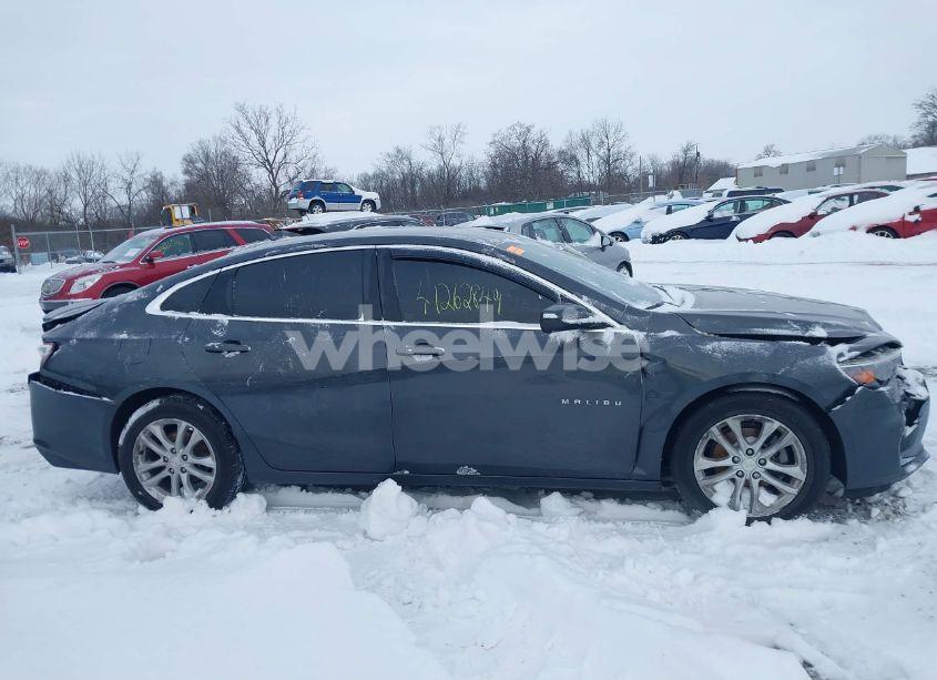 Photo 12 of 2018 Chevrolet Malibu LT (VIN 1G1ZD5ST2JF100690)