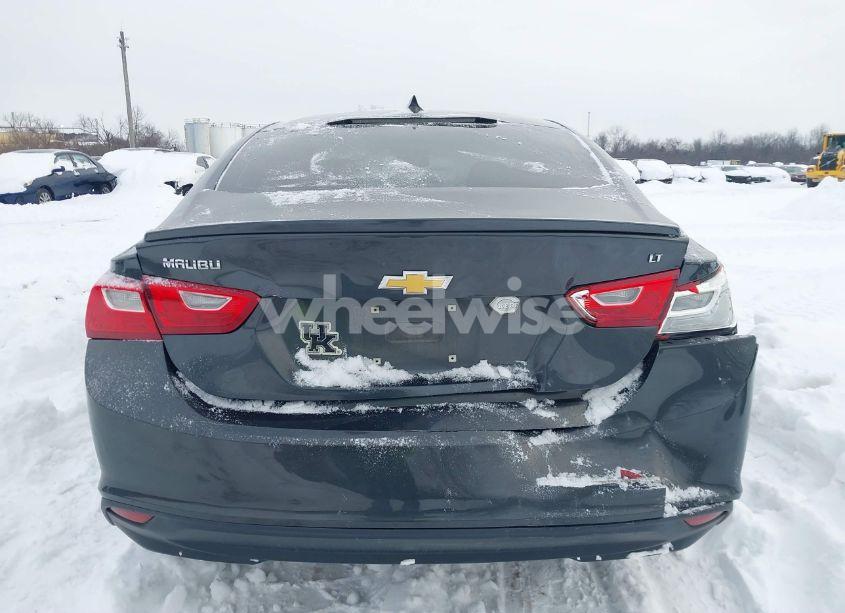 Photo 15 of 2018 Chevrolet Malibu LT (VIN 1G1ZD5ST2JF100690)