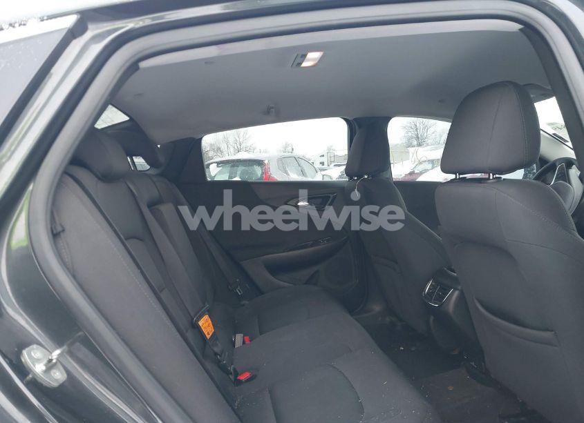 Photo 8 of 2018 Chevrolet Malibu LT (VIN 1G1ZD5ST2JF100690)