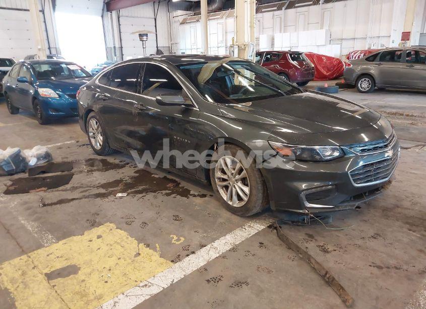 2018 Chevrolet Malibu LT (VIN 1G1ZD5ST2JF125430) main photo