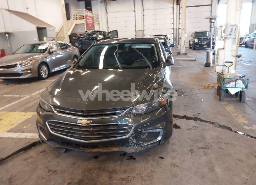 Photo 12 of 2018 Chevrolet Malibu LT (VIN 1G1ZD5ST2JF125430)