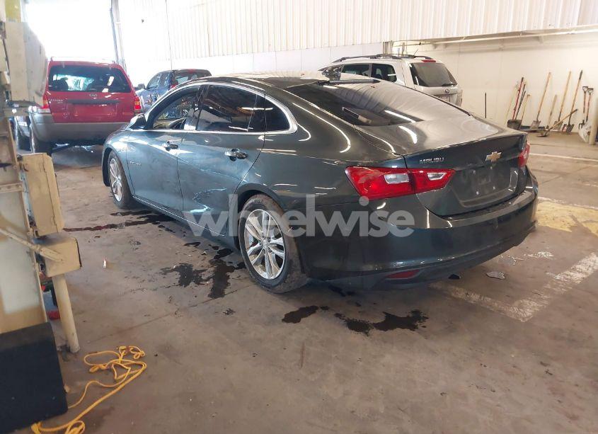 Photo 3 of 2018 Chevrolet Malibu LT (VIN 1G1ZD5ST2JF125430)