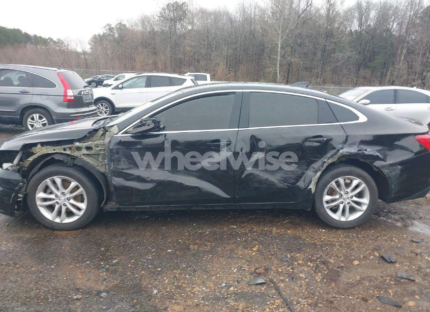 Photo 14 of 2018 Chevrolet Malibu LT (VIN 1G1ZD5ST2JF127615)