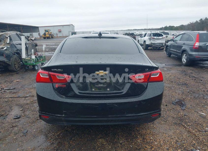 Photo 16 of 2018 Chevrolet Malibu LT (VIN 1G1ZD5ST2JF127615)