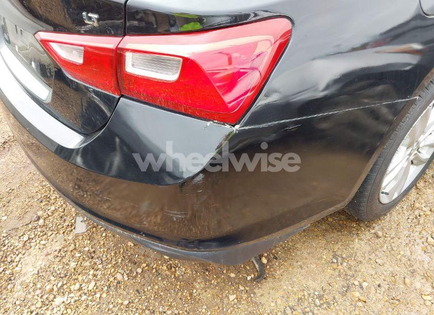 Photo 18 of 2018 Chevrolet Malibu LT (VIN 1G1ZD5ST2JF127615)