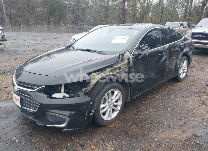 Photo 2 of 2018 Chevrolet Malibu LT (VIN 1G1ZD5ST2JF127615)