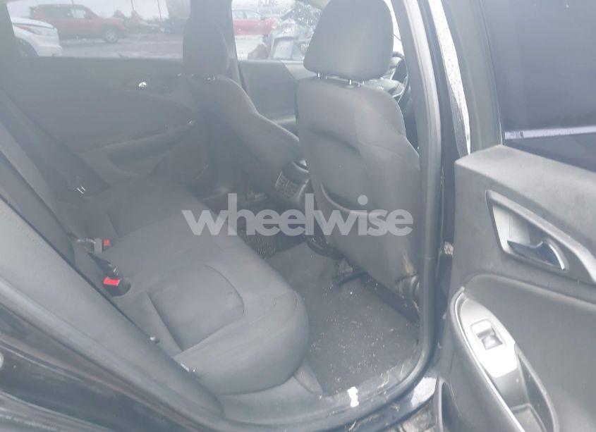 Photo 8 of 2018 Chevrolet Malibu LT (VIN 1G1ZD5ST2JF127615)