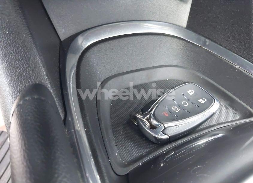 Photo 11 of 2018 Chevrolet Malibu LT (VIN 1G1ZD5ST2JF128120)