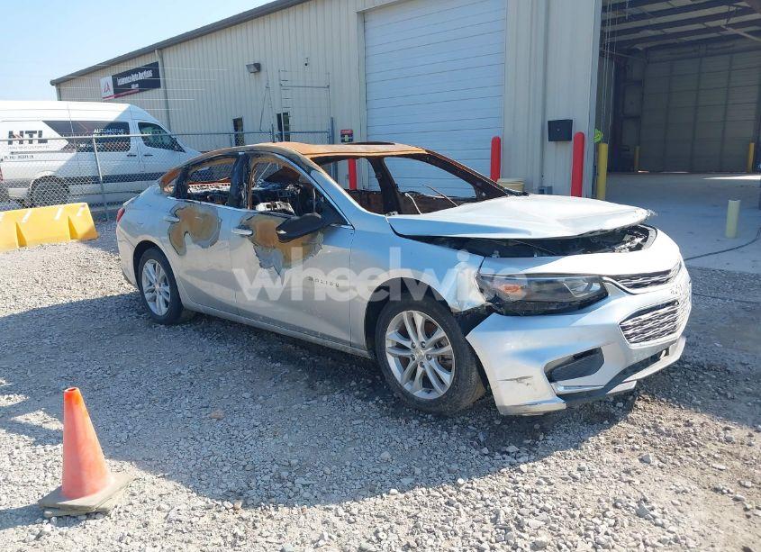 2018 Chevrolet Malibu LT (VIN 1G1ZD5ST2JF129414) main photo