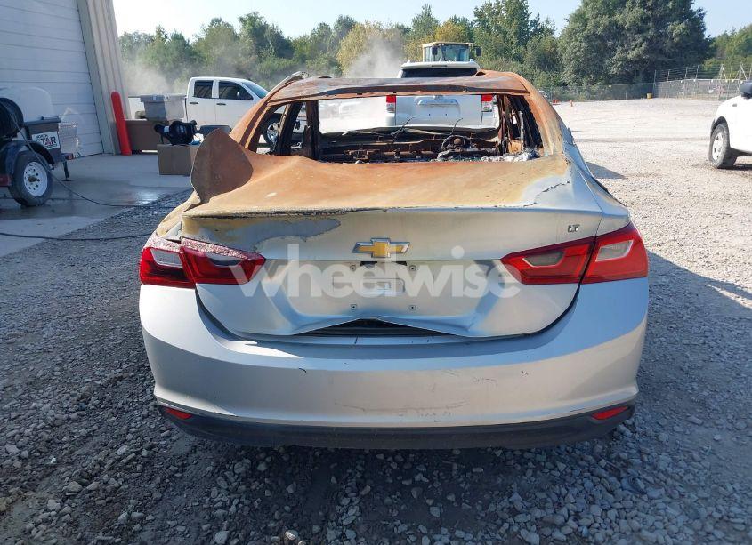 Photo 16 of 2018 Chevrolet Malibu LT (VIN 1G1ZD5ST2JF129414)