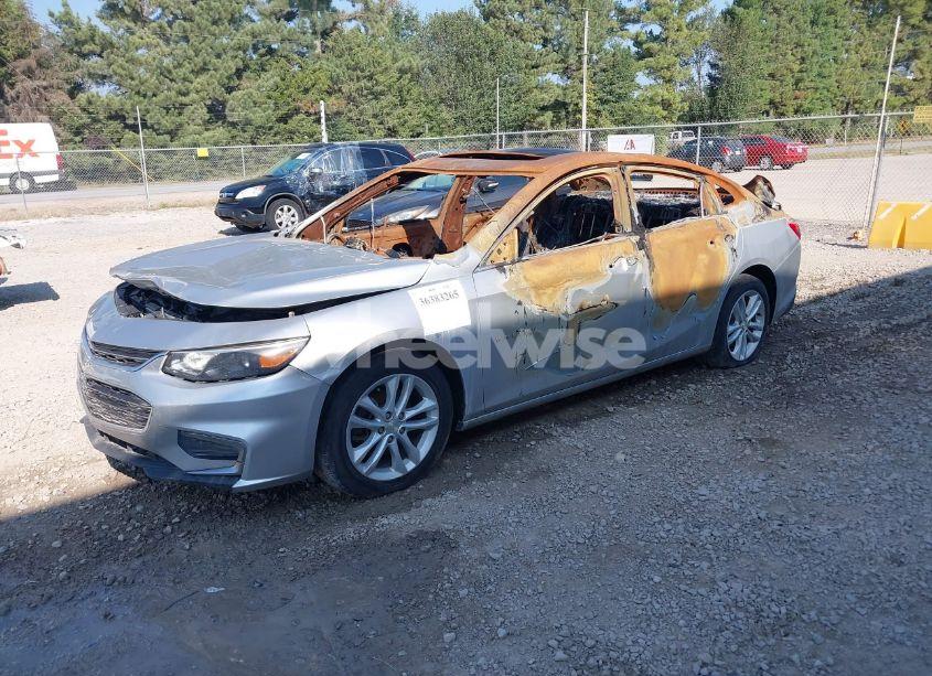 Photo 2 of 2018 Chevrolet Malibu LT (VIN 1G1ZD5ST2JF129414)