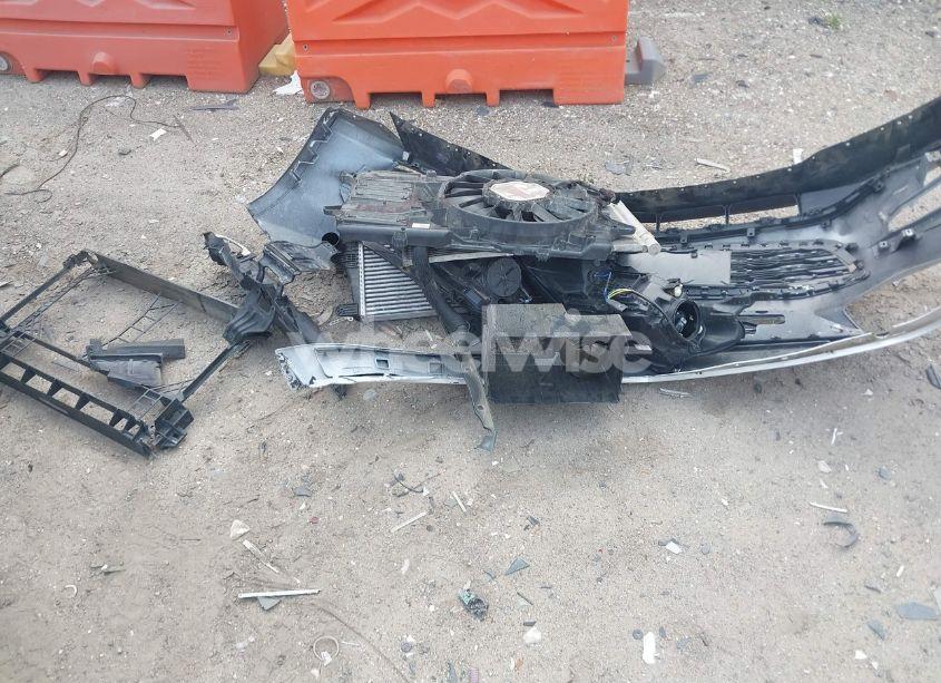 Photo 12 of 2018 Chevrolet Malibu LT (VIN 1G1ZD5ST2JF130353)