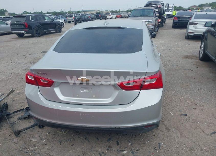 Photo 17 of 2018 Chevrolet Malibu LT (VIN 1G1ZD5ST2JF130353)