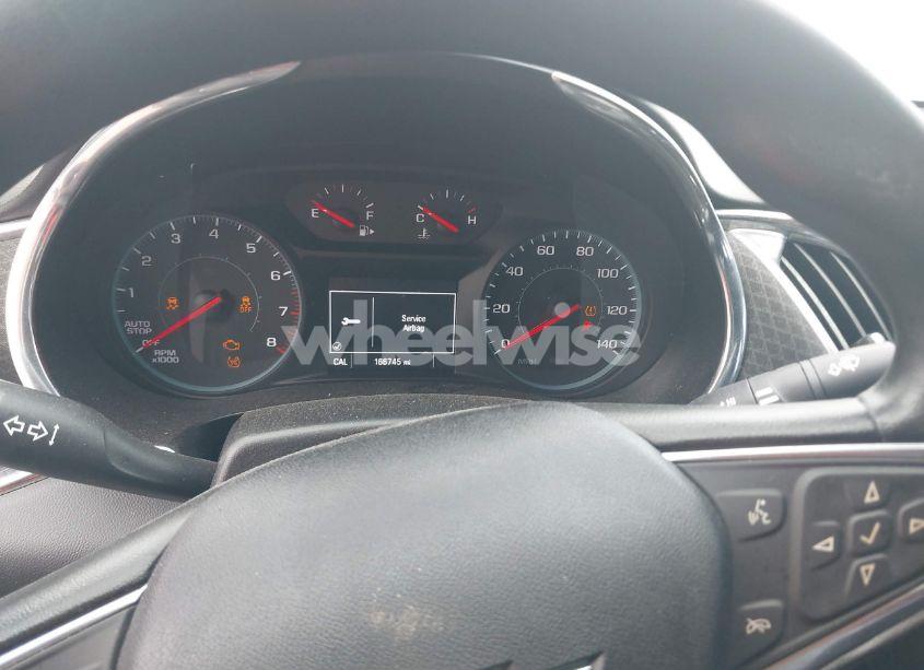 Photo 7 of 2018 Chevrolet Malibu LT (VIN 1G1ZD5ST2JF130353)