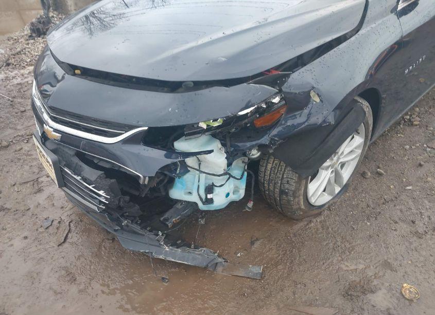 Photo 6 of 2018 Chevrolet Malibu LT (VIN 1G1ZD5ST2JF131860)