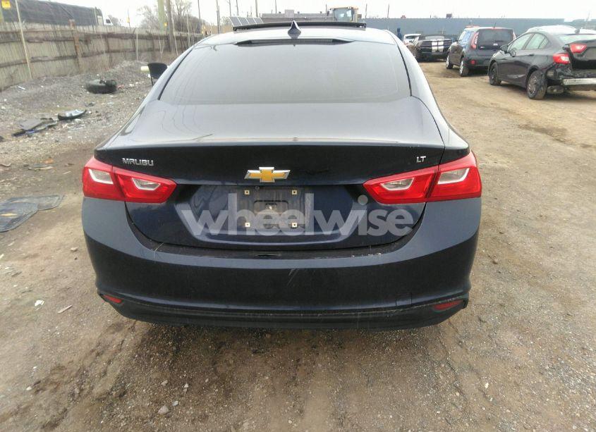 Photo 15 of 2018 Chevrolet Malibu LT (VIN 1G1ZD5ST2JF135004)