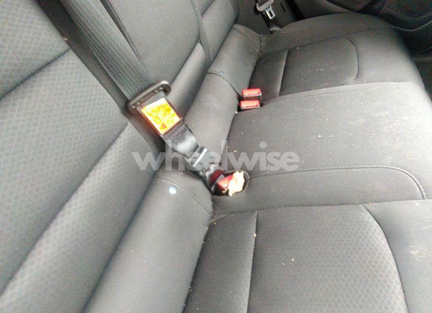 Photo 8 of 2018 Chevrolet Malibu LT (VIN 1G1ZD5ST2JF135004)