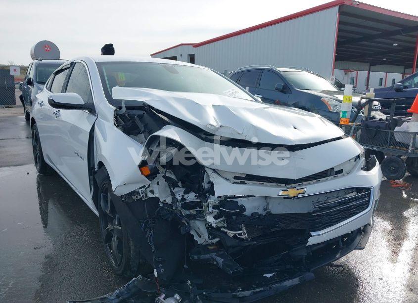Photo 6 of 2018 Chevrolet Malibu LT (VIN 1G1ZD5ST2JF140378)