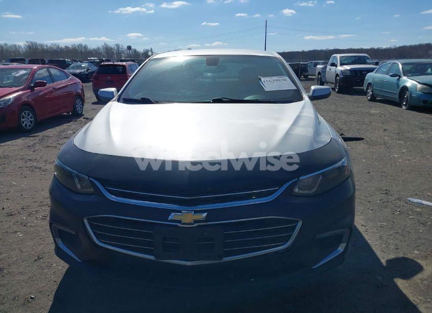 Photo 12 of 2018 Chevrolet Malibu LT (VIN 1G1ZD5ST2JF142177)