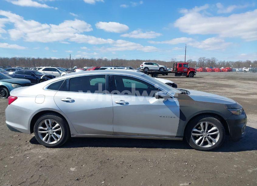 Photo 13 of 2018 Chevrolet Malibu LT (VIN 1G1ZD5ST2JF142177)
