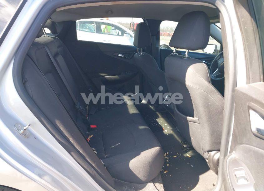 Photo 8 of 2018 Chevrolet Malibu LT (VIN 1G1ZD5ST2JF142177)