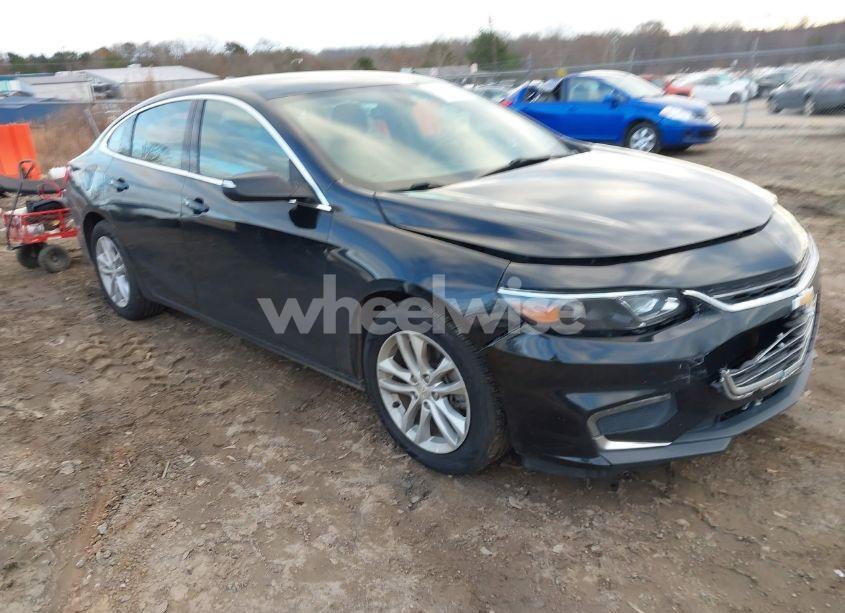 2018 Chevrolet Malibu LT (VIN 1G1ZD5ST2JF144270) main photo