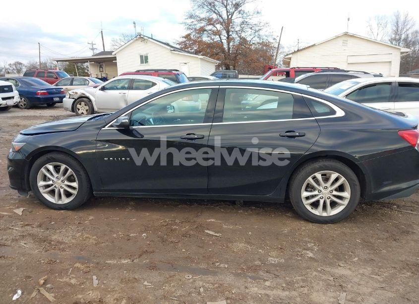 Photo 15 of 2018 Chevrolet Malibu LT (VIN 1G1ZD5ST2JF144270)