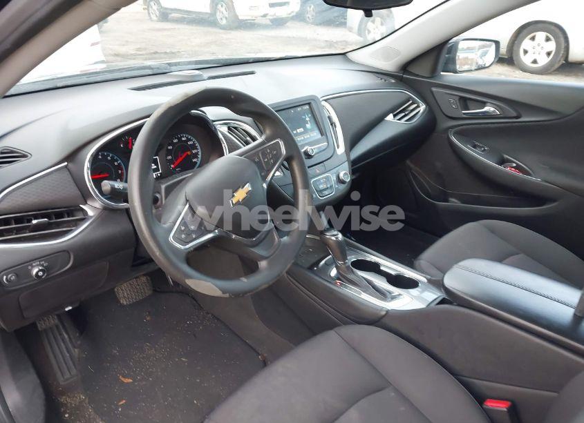 Photo 18 of 2018 Chevrolet Malibu LT (VIN 1G1ZD5ST2JF144270)