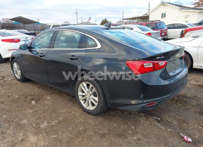 Photo 3 of 2018 Chevrolet Malibu LT (VIN 1G1ZD5ST2JF144270)