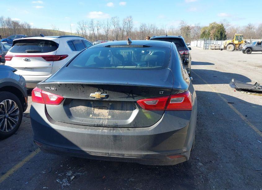 Photo 16 of 2018 Chevrolet Malibu LT (VIN 1G1ZD5ST2JF151896)