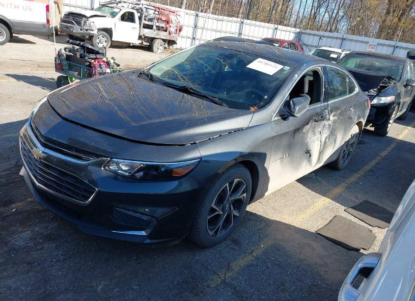 Photo 2 of 2018 Chevrolet Malibu LT (VIN 1G1ZD5ST2JF151896)