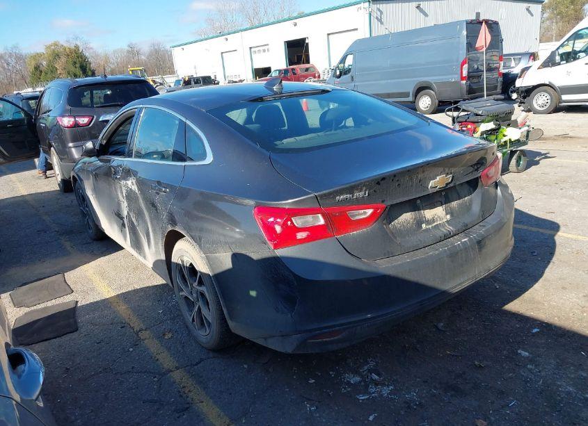 Photo 3 of 2018 Chevrolet Malibu LT (VIN 1G1ZD5ST2JF151896)