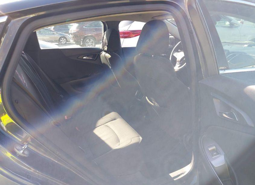 Photo 8 of 2018 Chevrolet Malibu LT (VIN 1G1ZD5ST2JF151896)