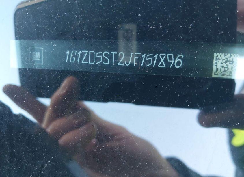 Photo 9 of 2018 Chevrolet Malibu LT (VIN 1G1ZD5ST2JF151896)