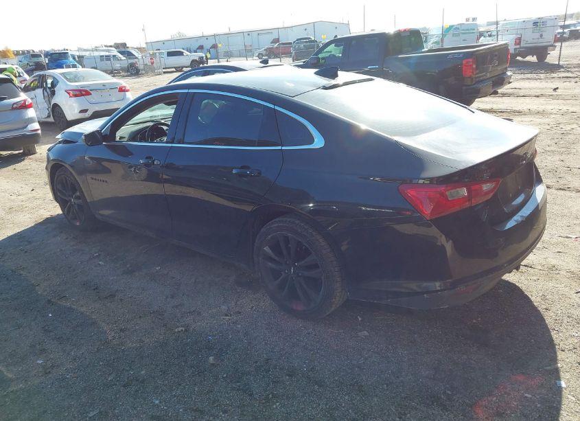 Photo 3 of 2018 Chevrolet Malibu LT (VIN 1G1ZD5ST2JF152336)