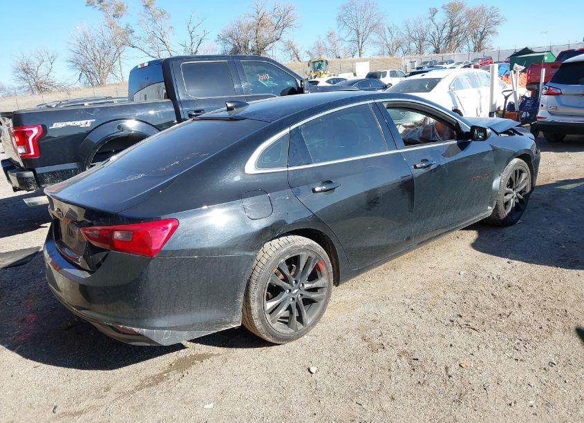 Photo 4 of 2018 Chevrolet Malibu LT (VIN 1G1ZD5ST2JF152336)