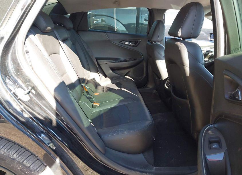 Photo 8 of 2018 Chevrolet Malibu LT (VIN 1G1ZD5ST2JF152336)