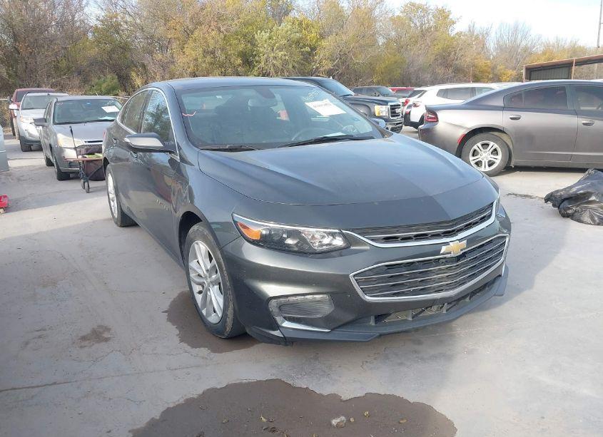 2018 Chevrolet Malibu LT (VIN 1G1ZD5ST2JF177883) main photo
