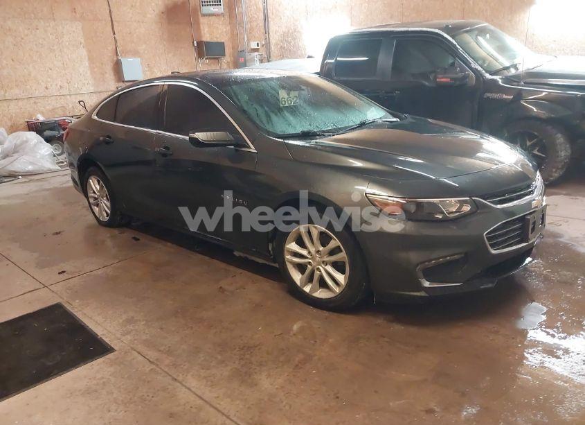 2018 Chevrolet Malibu LT (VIN 1G1ZD5ST2JF179780) main photo