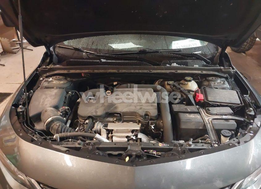 Photo 10 of 2018 Chevrolet Malibu LT (VIN 1G1ZD5ST2JF179780)