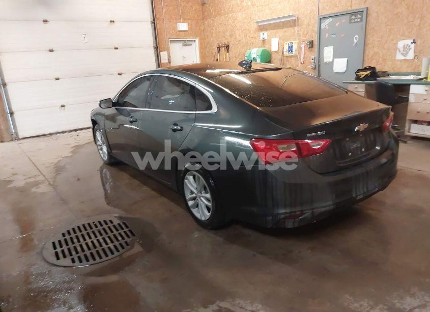 Photo 3 of 2018 Chevrolet Malibu LT (VIN 1G1ZD5ST2JF179780)