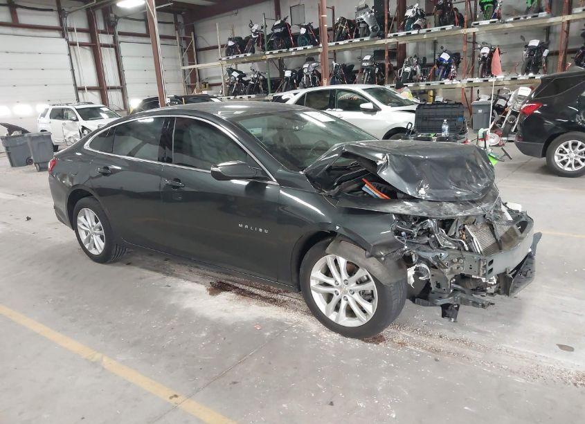 2018 Chevrolet Malibu LT (VIN 1G1ZD5ST2JF190195) main photo