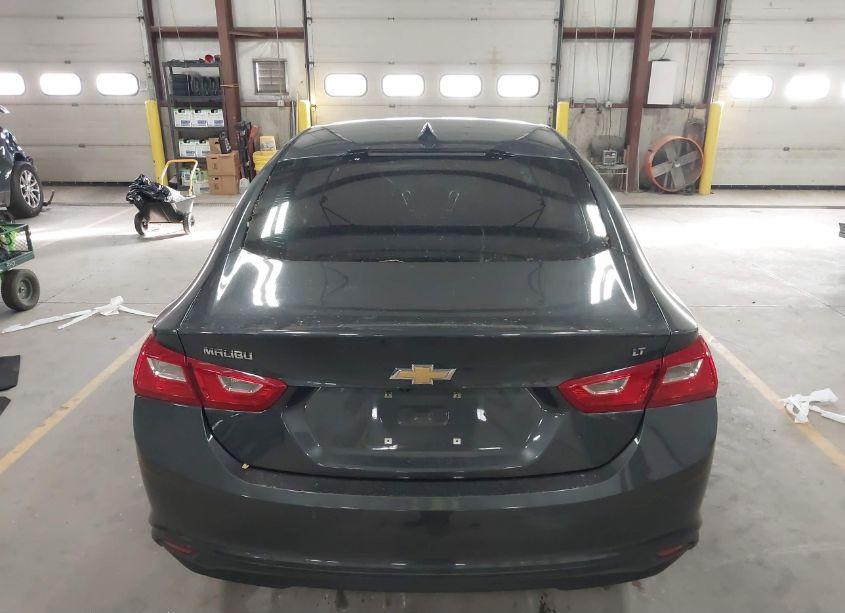 Photo 16 of 2018 Chevrolet Malibu LT (VIN 1G1ZD5ST2JF190195)