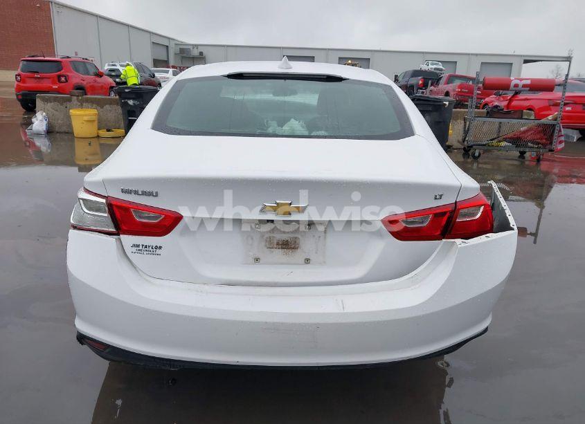 Photo 16 of 2018 Chevrolet Malibu LT (VIN 1G1ZD5ST2JF190214)