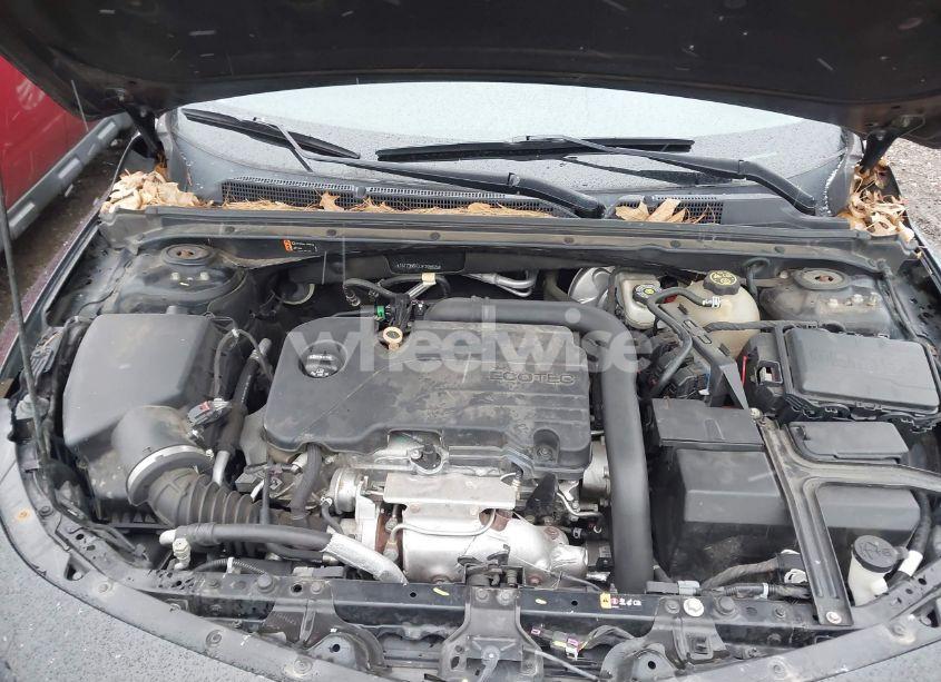 Photo 10 of 2018 Chevrolet Malibu LT (VIN 1G1ZD5ST2JF205925)