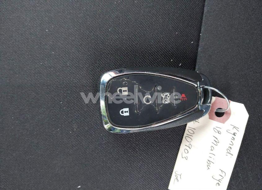 Photo 11 of 2018 Chevrolet Malibu LT (VIN 1G1ZD5ST2JF205925)