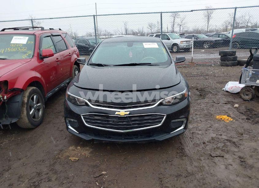 Photo 12 of 2018 Chevrolet Malibu LT (VIN 1G1ZD5ST2JF205925)
